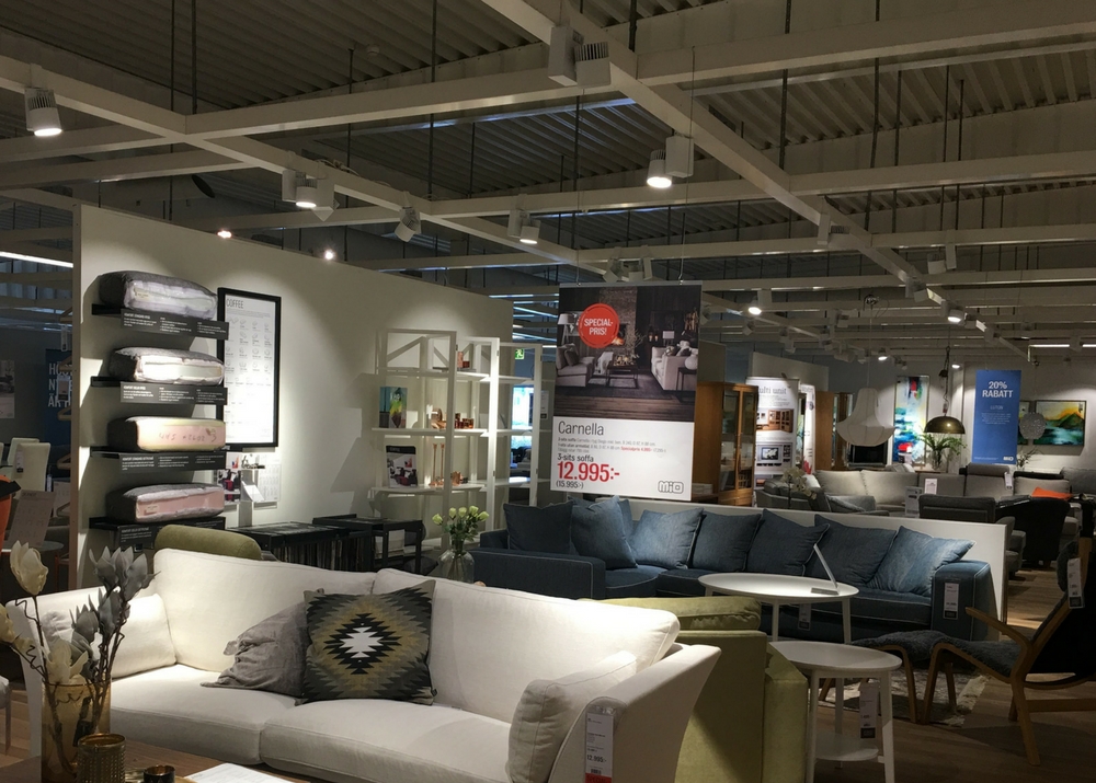 Tego spotlight PURE as hook-on, for Mio, a home furnishings and décor retailer. 