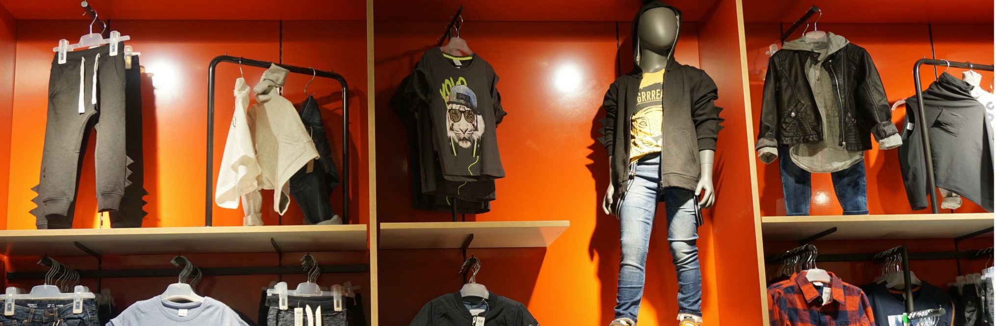 Bra och tydlig skyltning underlättar både för butikspersonal och kunder.