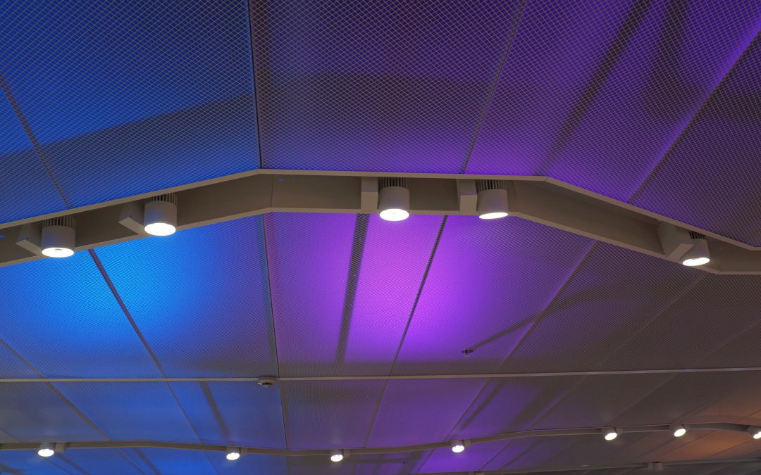 Colour-shifting Plexiglass